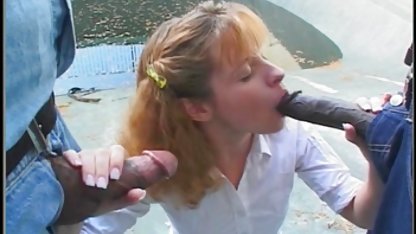 Teman-temannya ke Rusia, pasangan swingers club, bus jepang xxx Beludru